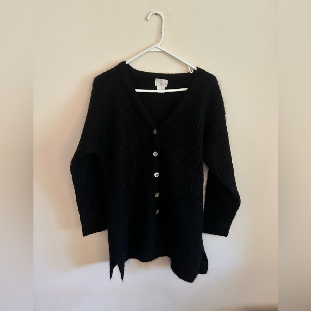Moda black mohair cardigan sweater in ladies small. fits oversized